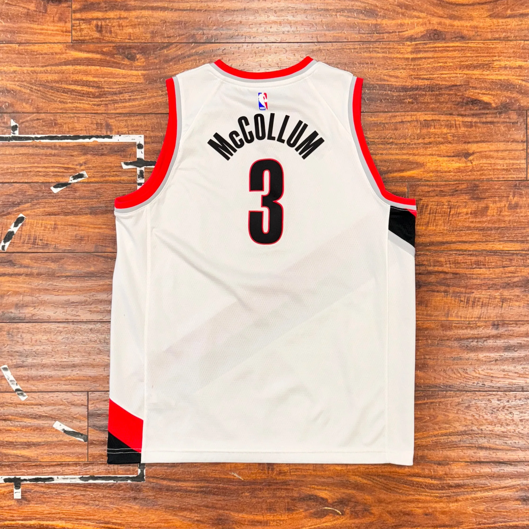 Nike Portland Trail Blazers CJ McCollum Jersey Sz YXL